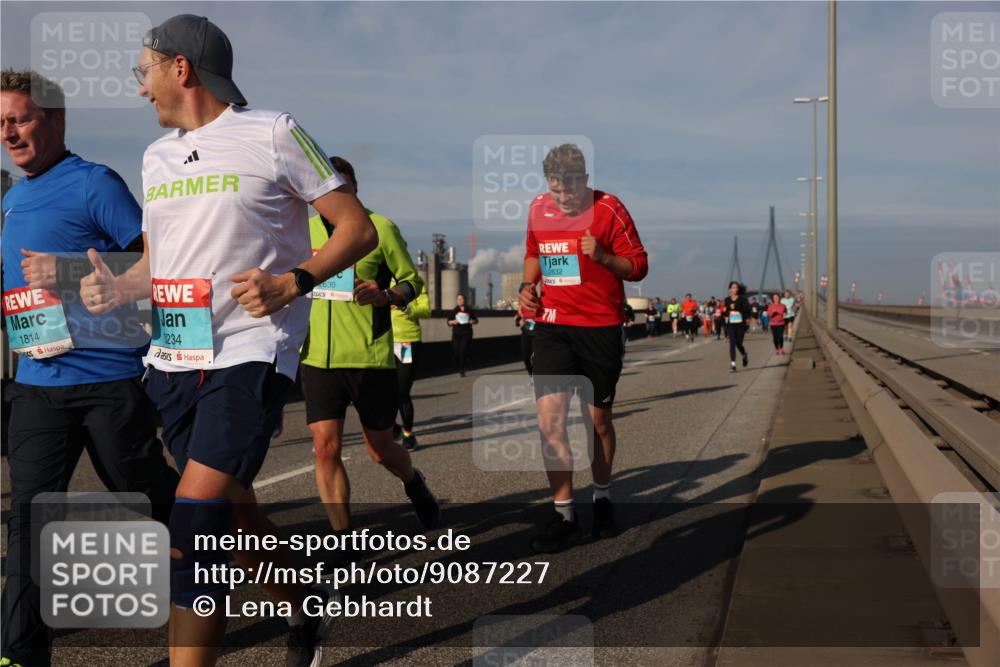 03.10.2025 - Köhlbrandbrückenlauf Lena Gebhardt http://msf.ph/oto/9087227 03.10.2025 10:06:16 Position 2 90, 1814, 3234, 630, 2632 meine-sportfotos.de
