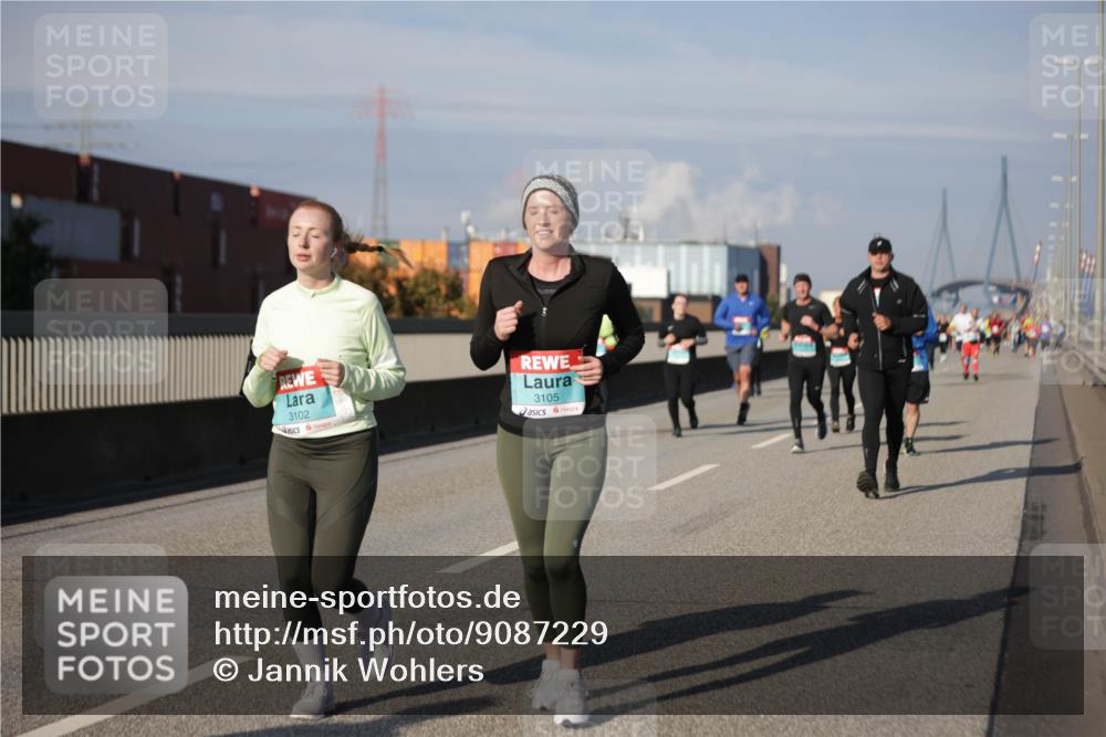 03.10.2025 - Köhlbrandbrückenlauf Jannik Wohlers http://msf.ph/oto/9087229 03.10.2025 10:08:13 Position 3 3102, 3105 meine-sportfotos.de