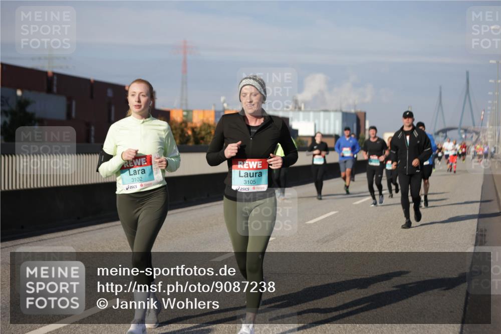 03.10.2025 - Köhlbrandbrückenlauf Jannik Wohlers http://msf.ph/oto/9087238 03.10.2025 10:08:13 Position 3 3102, 3105 meine-sportfotos.de