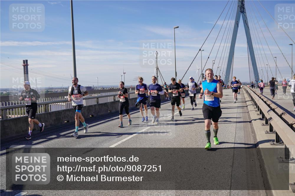 03.10.2025 - Köhlbrandbrückenlauf Michael Burmester http://msf.ph/oto/9087251 03.10.2025 12:44:02 Position 2  meine-sportfotos.de