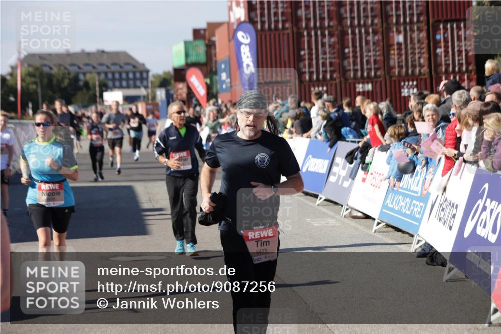 03.10.2025 - Köhlbrandbrückenlauf Jannik Wohlers http://msf.ph/oto/9087256 03.10.2025 13:19:02 Ziel 4556, 4630, 4676, 4756, 4876, 4889, 5027, 5304, 5449, 5974, 6088, 6117, 6127, 6267, 6475, 6573, 6795 meine-sportfotos.de