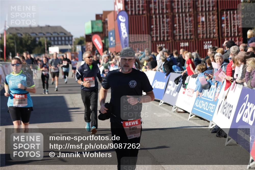 03.10.2025 - Köhlbrandbrückenlauf Jannik Wohlers http://msf.ph/oto/9087262 03.10.2025 13:19:02 Ziel 4556, 4630, 4676, 4756, 4876, 4889, 5027, 5304, 5449, 5974, 6088, 6117, 6127, 6267, 6475, 6573, 6795 meine-sportfotos.de