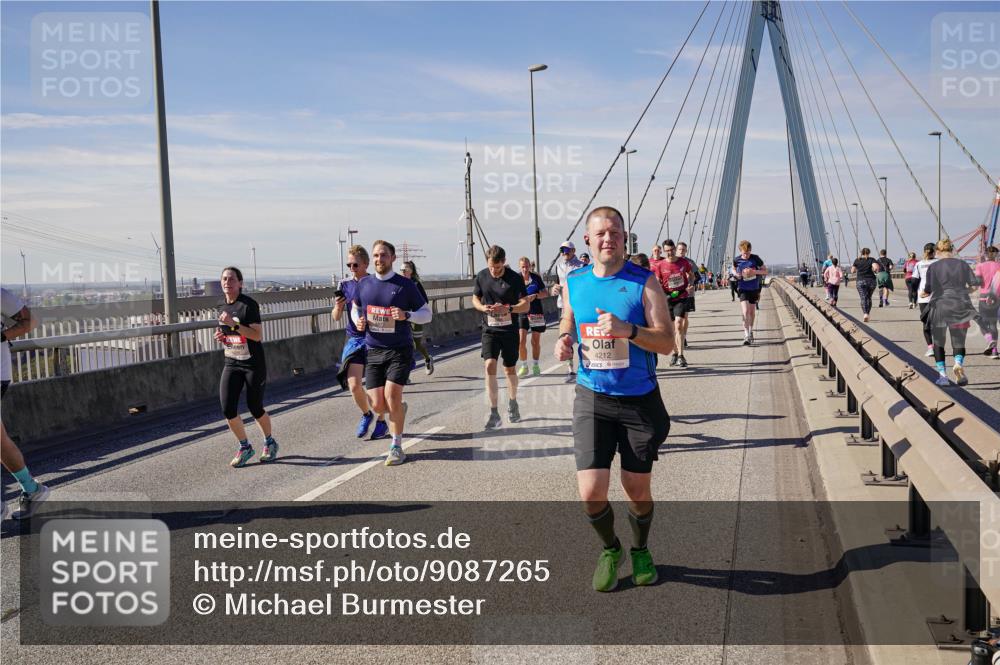 03.10.2025 - Köhlbrandbrückenlauf Michael Burmester http://msf.ph/oto/9087265 03.10.2025 12:44:02 Position 2 4212 meine-sportfotos.de