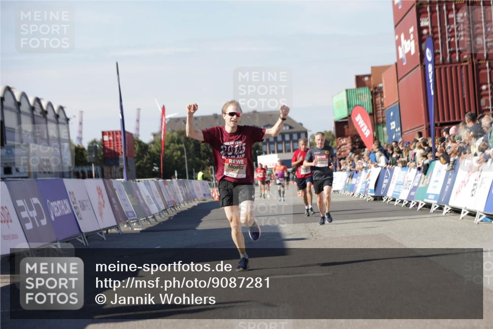 03.10.2025 - Köhlbrandbrückenlauf Jannik Wohlers http://msf.ph/oto/9087281 03.10.2025 12:53:13 Ziel 4142, 5786, 6333 meine-sportfotos.de