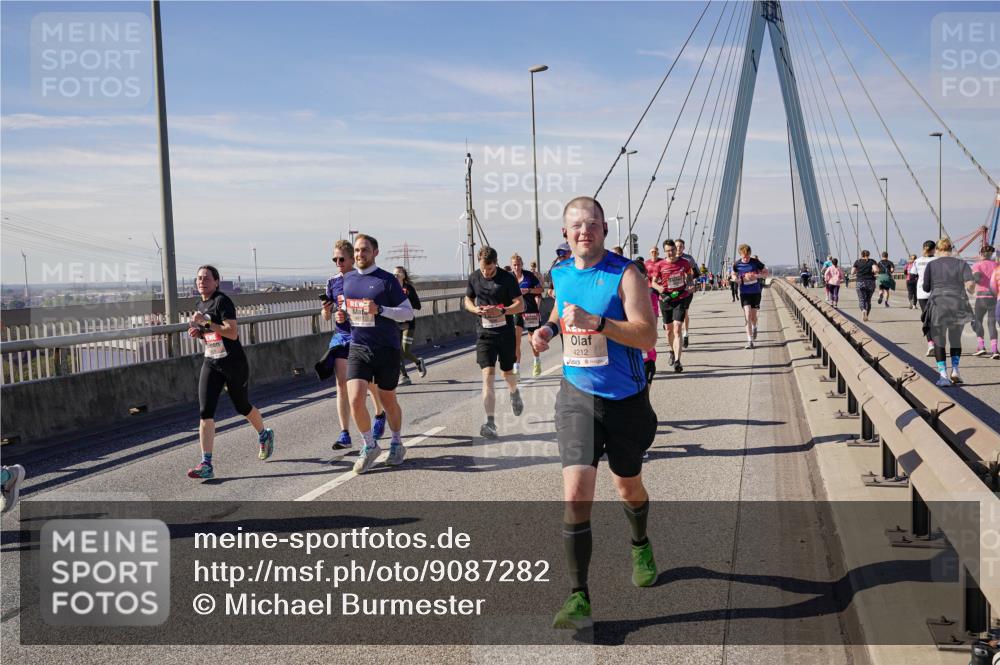 03.10.2025 - Köhlbrandbrückenlauf Michael Burmester http://msf.ph/oto/9087282 03.10.2025 12:44:02 Position 2 4212 meine-sportfotos.de