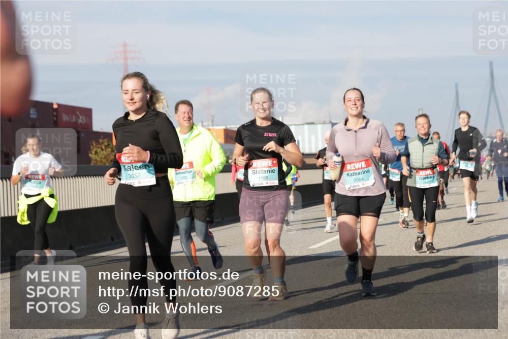 03.10.2025 - Köhlbrandbrückenlauf Jannik Wohlers http://msf.ph/oto/9087285 03.10.2025 09:57:39 Position 3 1220, 3057, 1169, 2054 meine-sportfotos.de