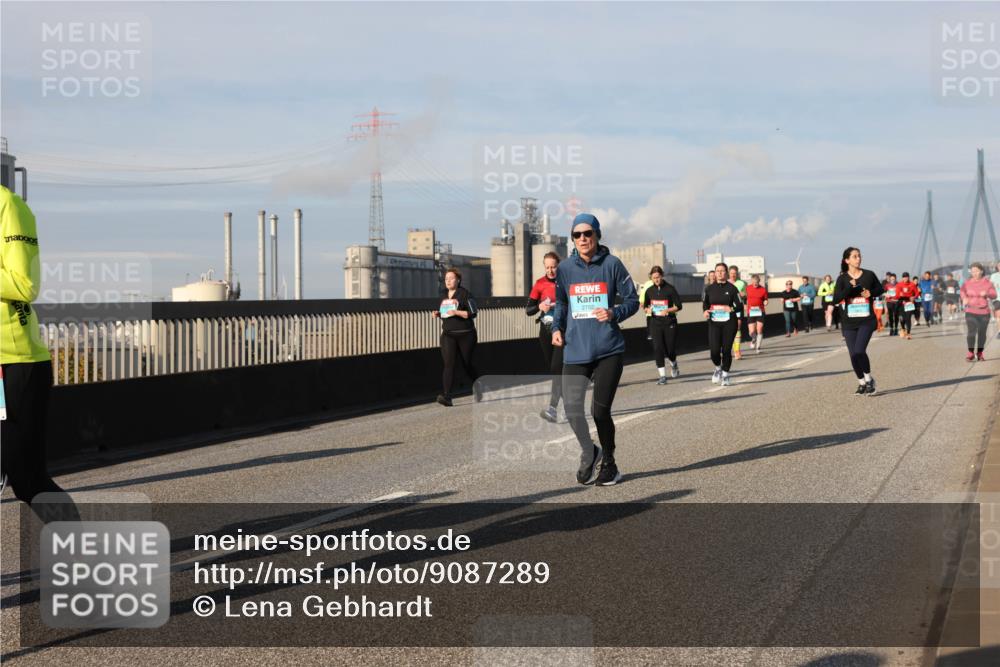 03.10.2025 - Köhlbrandbrückenlauf Lena Gebhardt http://msf.ph/oto/9087289 03.10.2025 10:06:18 Position 2  meine-sportfotos.de