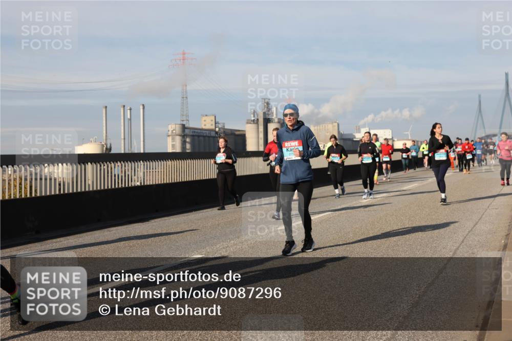 03.10.2025 - Köhlbrandbrückenlauf Lena Gebhardt http://msf.ph/oto/9087296 03.10.2025 10:06:18 Position 2 275 meine-sportfotos.de