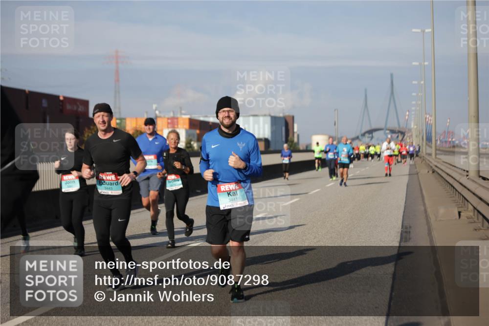 03.10.2025 - Köhlbrandbrückenlauf Jannik Wohlers http://msf.ph/oto/9087298 03.10.2025 10:08:18 Position 3 3443, 3441 meine-sportfotos.de