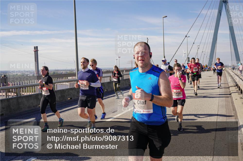 03.10.2025 - Köhlbrandbrückenlauf Michael Burmester http://msf.ph/oto/9087313 03.10.2025 12:44:03 Position 2 4212 meine-sportfotos.de