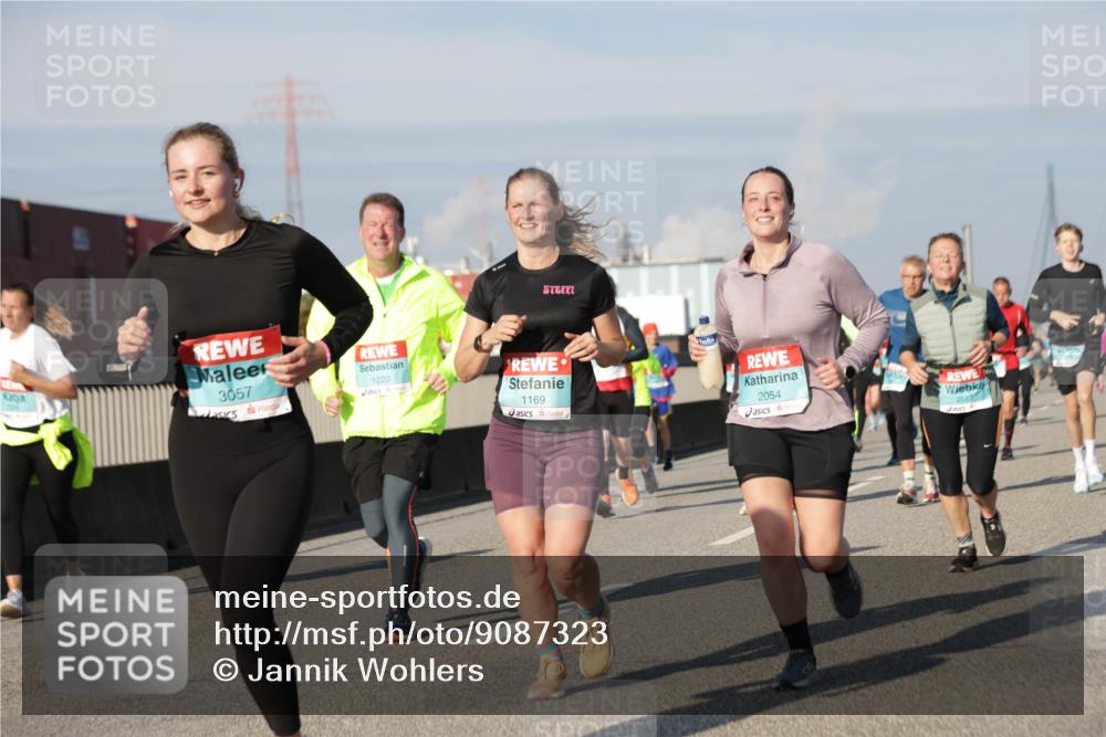 03.10.2025 - Köhlbrandbrückenlauf Jannik Wohlers http://msf.ph/oto/9087323 03.10.2025 09:57:39 Position 3 3057, 1220, 1169, 2054, 2687 meine-sportfotos.de