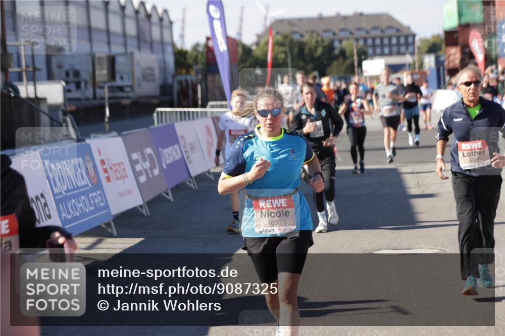 03.10.2025 - Köhlbrandbrückenlauf Jannik Wohlers http://msf.ph/oto/9087325 03.10.2025 13:19:03 Ziel 4556, 4630, 4631, 4676, 4816, 4876, 4889, 5027, 5304, 5449, 5974, 6088, 6117, 6127, 6267, 6475, 6573, 6795 meine-sportfotos.de