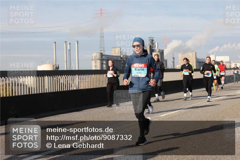 03.10.2025 - Köhlbrandbrückenlauf Lena Gebhardt http://msf.ph/oto/9087332 03.10.2025 10:06:19 Position 2 2752 meine-sportfotos.de