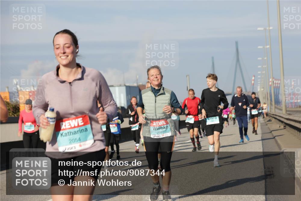 03.10.2025 - Köhlbrandbrückenlauf Jannik Wohlers http://msf.ph/oto/9087344 03.10.2025 09:57:40 Position 3 2054, 2687 meine-sportfotos.de