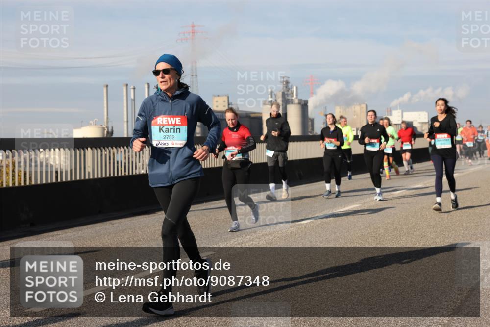 03.10.2025 - Köhlbrandbrückenlauf Lena Gebhardt http://msf.ph/oto/9087348 03.10.2025 10:06:19 Position 2 2752 meine-sportfotos.de
