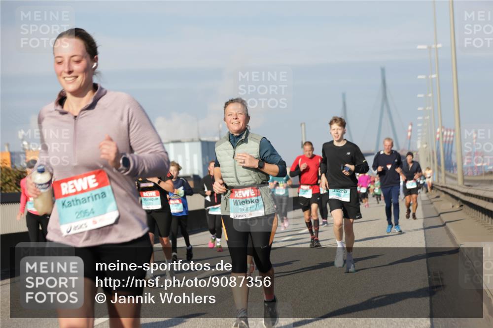 03.10.2025 - Köhlbrandbrückenlauf Jannik Wohlers http://msf.ph/oto/9087356 03.10.2025 09:57:40 Position 3 2054, 1272, 2687 meine-sportfotos.de