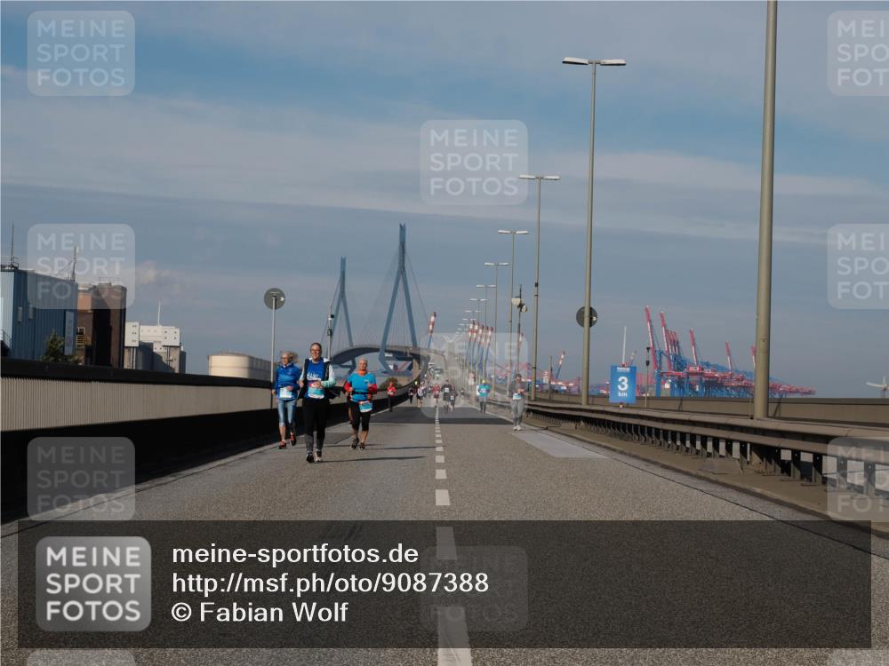 03.10.2025 - Köhlbrandbrückenlauf Fabian Wolf http://msf.ph/oto/9087388 03.10.2025 10:23:14 Position 3 3 meine-sportfotos.de