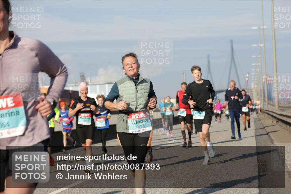 03.10.2025 - Köhlbrandbrückenlauf Jannik Wohlers http://msf.ph/oto/9087393 03.10.2025 09:57:41 Position 3 054, 2687 meine-sportfotos.de
