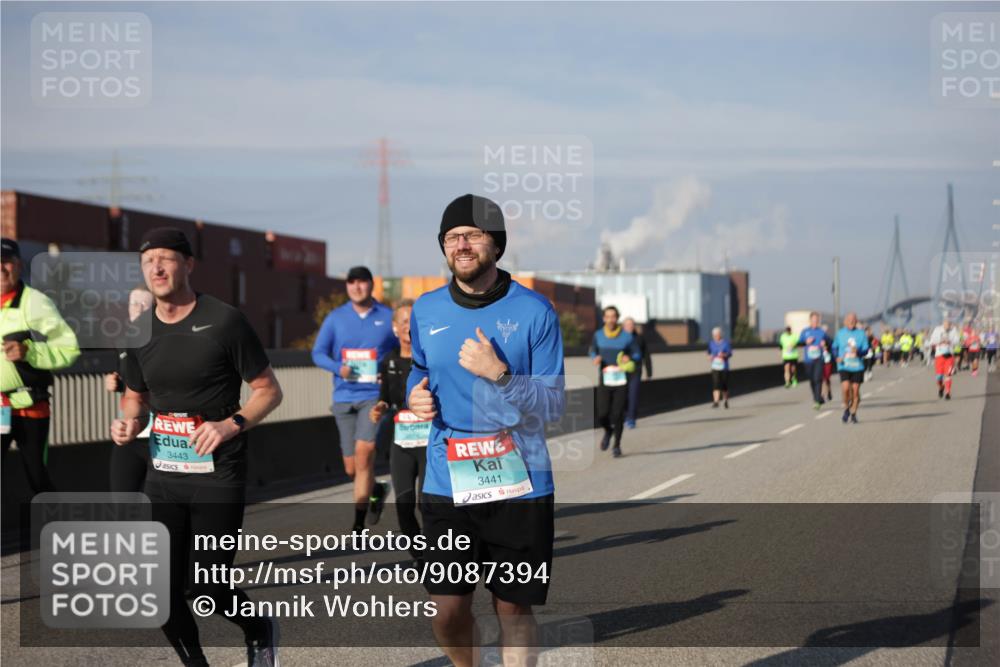 03.10.2025 - Köhlbrandbrückenlauf Jannik Wohlers http://msf.ph/oto/9087394 03.10.2025 10:08:19 Position 3 3443, 3441 meine-sportfotos.de