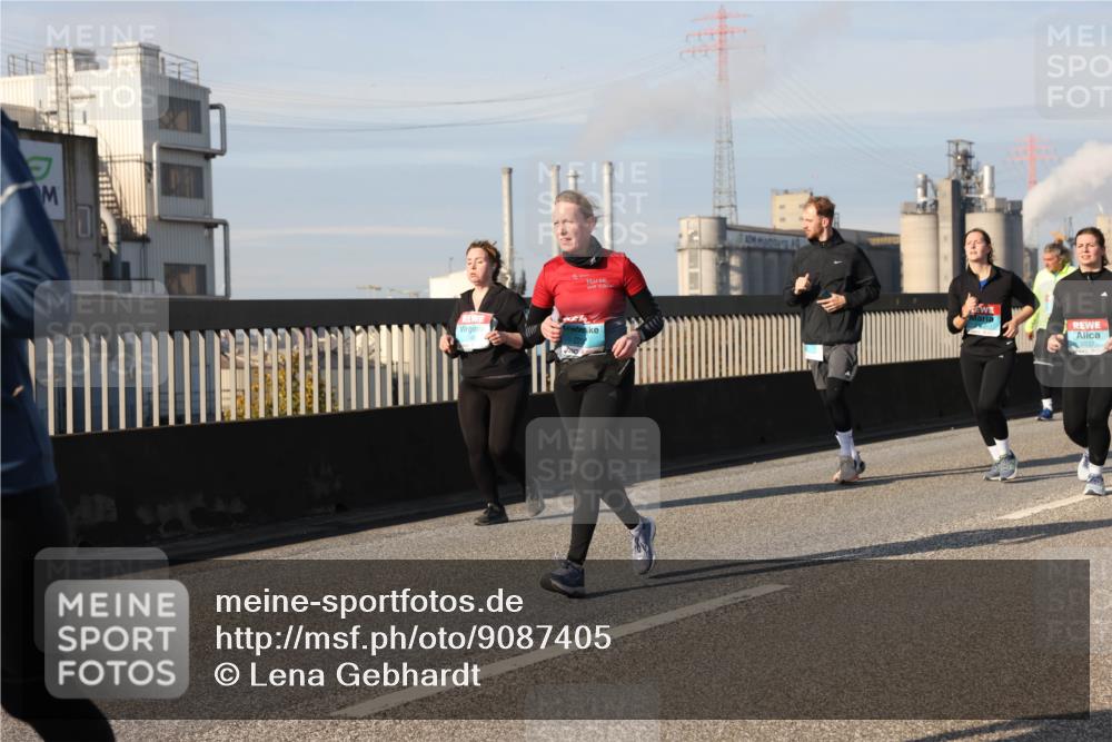 03.10.2025 - Köhlbrandbrückenlauf Lena Gebhardt http://msf.ph/oto/9087405 03.10.2025 10:06:20 Position 2  meine-sportfotos.de