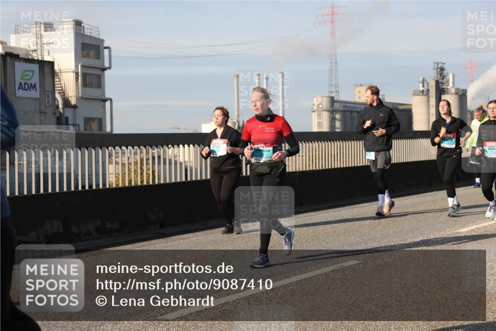 03.10.2025 - Köhlbrandbrückenlauf Lena Gebhardt http://msf.ph/oto/9087410 03.10.2025 10:06:20 Position 2  meine-sportfotos.de