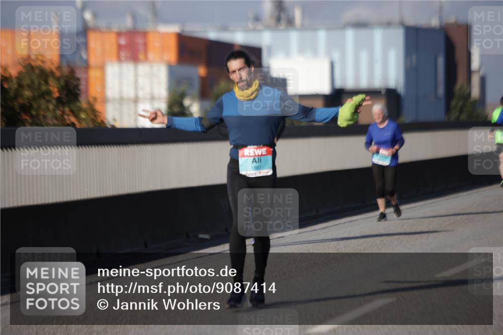 03.10.2025 - Köhlbrandbrückenlauf Jannik Wohlers http://msf.ph/oto/9087414 03.10.2025 10:08:20 Position 3 1887 meine-sportfotos.de
