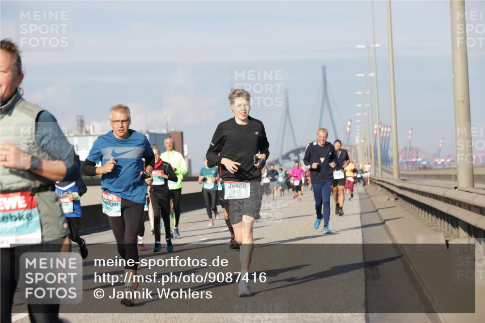 03.10.2025 - Köhlbrandbrückenlauf Jannik Wohlers http://msf.ph/oto/9087416 03.10.2025 09:57:42 Position 3 1933 meine-sportfotos.de