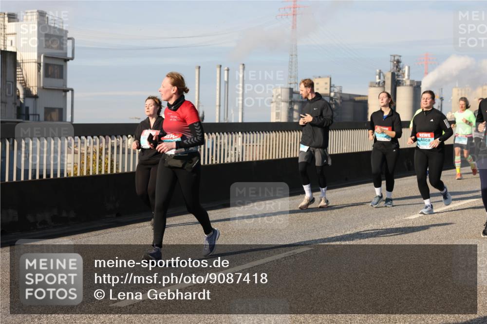 03.10.2025 - Köhlbrandbrückenlauf Lena Gebhardt http://msf.ph/oto/9087418 03.10.2025 10:06:21 Position 2  meine-sportfotos.de