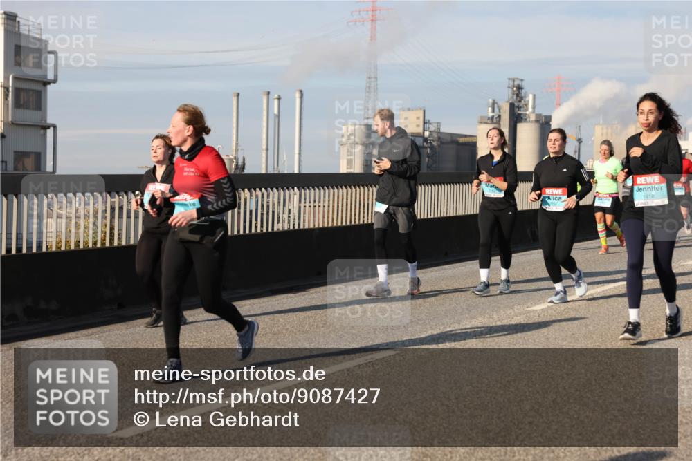 03.10.2025 - Köhlbrandbrückenlauf Lena Gebhardt http://msf.ph/oto/9087427 03.10.2025 10:06:21 Position 2 7 meine-sportfotos.de