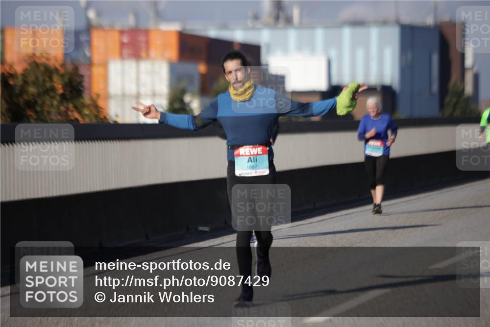 03.10.2025 - Köhlbrandbrückenlauf Jannik Wohlers http://msf.ph/oto/9087429 03.10.2025 10:08:20 Position 3 1887 meine-sportfotos.de