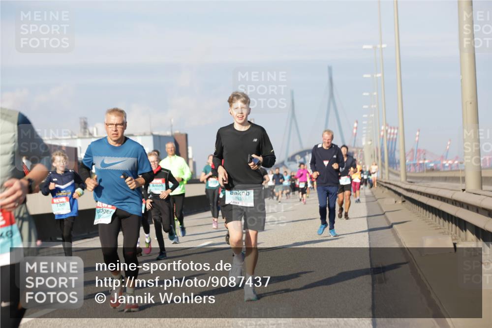 03.10.2025 - Köhlbrandbrückenlauf Jannik Wohlers http://msf.ph/oto/9087437 03.10.2025 09:57:42 Position 3 1933 meine-sportfotos.de