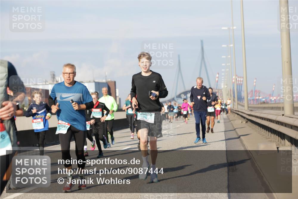 03.10.2025 - Köhlbrandbrückenlauf Jannik Wohlers http://msf.ph/oto/9087444 03.10.2025 09:57:42 Position 3 1933 meine-sportfotos.de