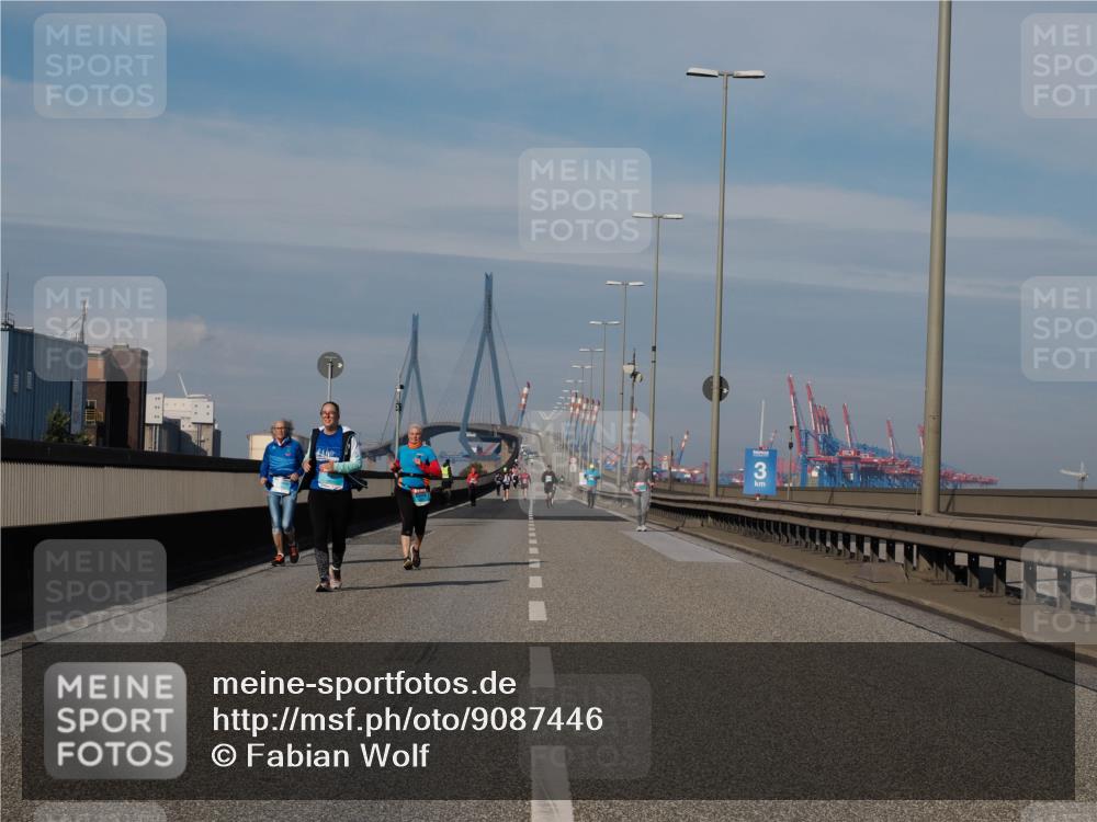 03.10.2025 - Köhlbrandbrückenlauf Fabian Wolf http://msf.ph/oto/9087446 03.10.2025 10:23:17 Position 3 3 meine-sportfotos.de