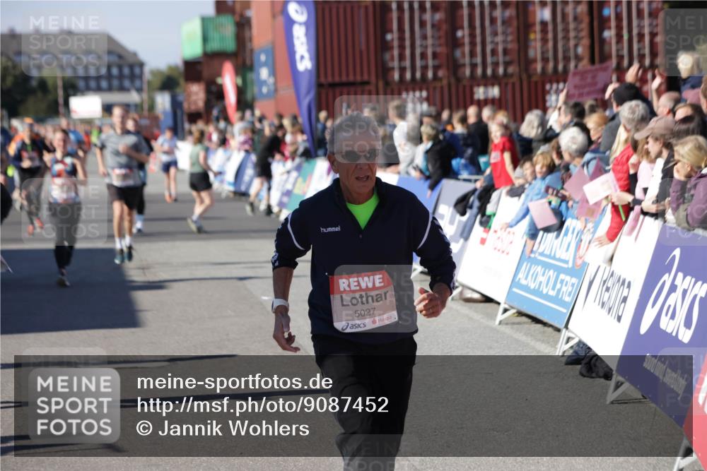 03.10.2025 - Köhlbrandbrückenlauf Jannik Wohlers http://msf.ph/oto/9087452 03.10.2025 13:19:05 Ziel 4143, 4630, 4631, 4632, 4676, 4816, 4876, 4889, 5027, 5304, 5449, 5858, 5974, 6088, 6117, 6127, 6267, 6475, 6573, 6795 meine-sportfotos.de