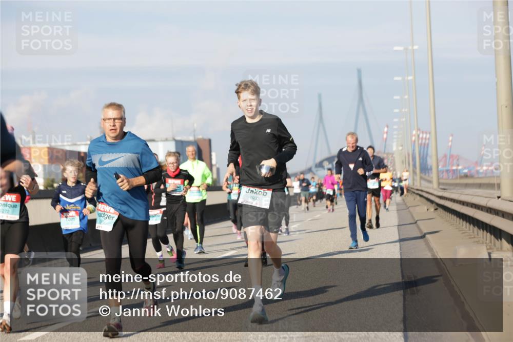03.10.2025 - Köhlbrandbrückenlauf Jannik Wohlers http://msf.ph/oto/9087462 03.10.2025 09:57:42 Position 3 1272, 1933 meine-sportfotos.de