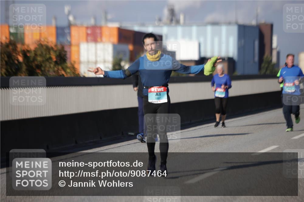 03.10.2025 - Köhlbrandbrückenlauf Jannik Wohlers http://msf.ph/oto/9087464 03.10.2025 10:08:21 Position 3 1887 meine-sportfotos.de