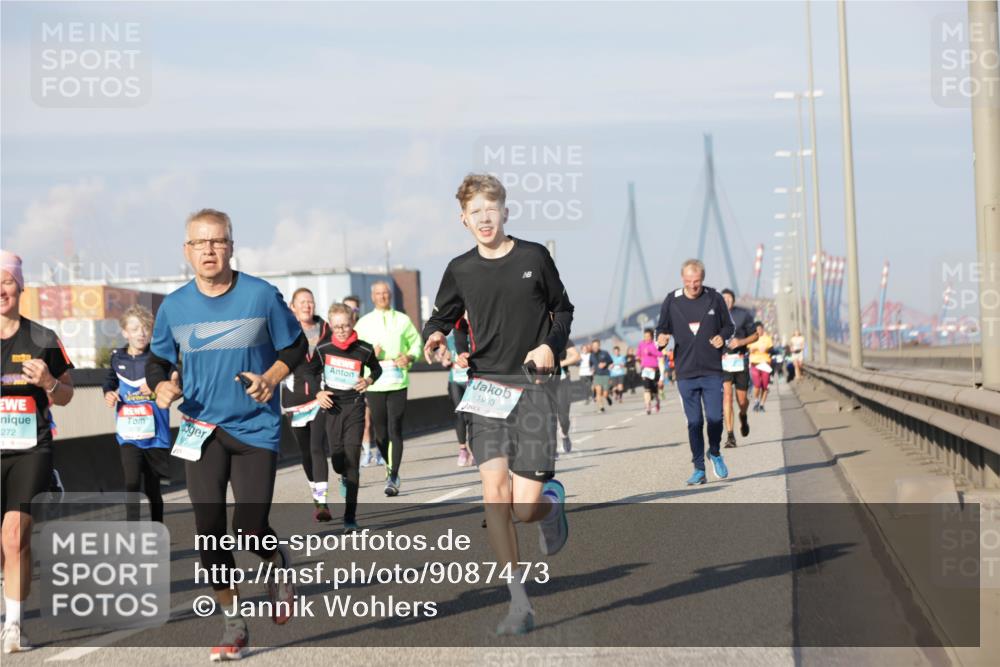 03.10.2025 - Köhlbrandbrückenlauf Jannik Wohlers http://msf.ph/oto/9087473 03.10.2025 09:57:42 Position 3 272, 1933 meine-sportfotos.de