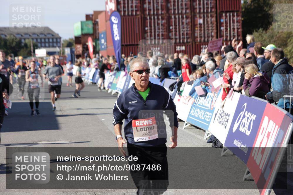 03.10.2025 - Köhlbrandbrückenlauf Jannik Wohlers http://msf.ph/oto/9087486 03.10.2025 13:19:05 Ziel 4143, 4630, 4631, 4632, 4676, 4816, 4876, 4889, 5027, 5304, 5449, 5858, 5974, 6088, 6117, 6127, 6267, 6475, 6573, 6795 meine-sportfotos.de