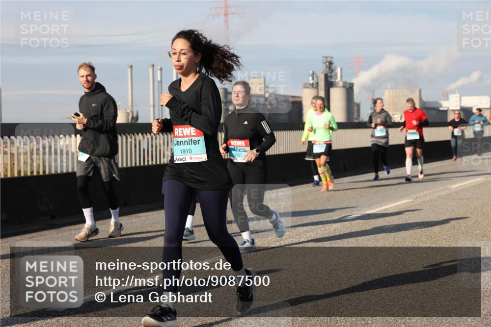 03.10.2025 - Köhlbrandbrückenlauf Lena Gebhardt http://msf.ph/oto/9087500 03.10.2025 10:06:22 Position 2 1910, 2237 meine-sportfotos.de