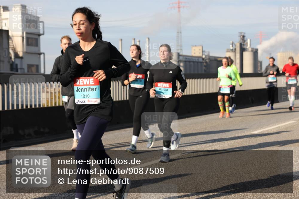03.10.2025 - Köhlbrandbrückenlauf Lena Gebhardt http://msf.ph/oto/9087509 03.10.2025 10:06:23 Position 2 00, 1910 meine-sportfotos.de