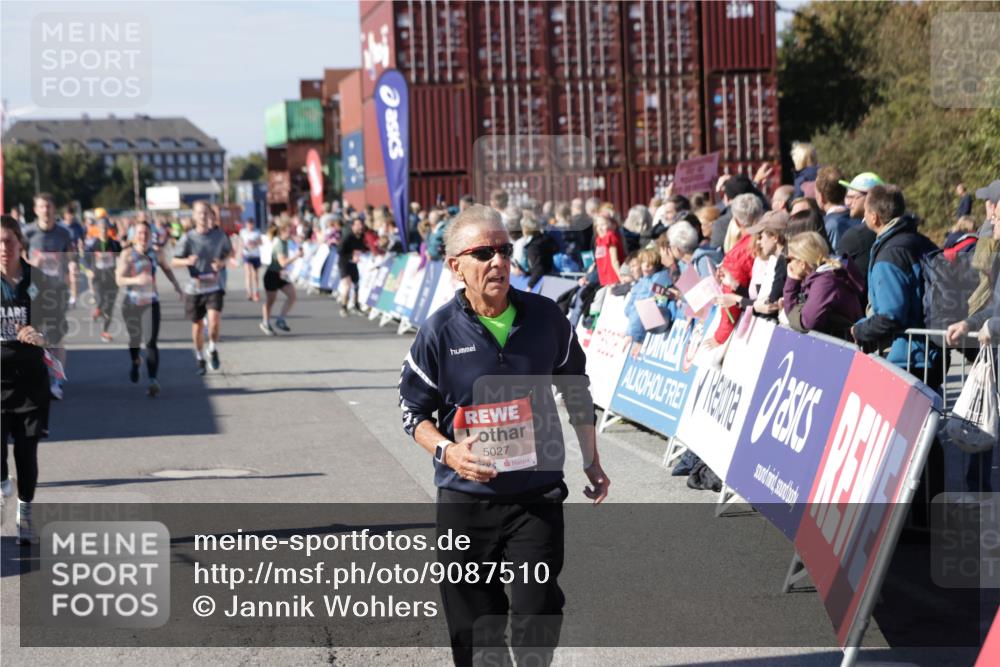 03.10.2025 - Köhlbrandbrückenlauf Jannik Wohlers http://msf.ph/oto/9087510 03.10.2025 13:19:05 Ziel 4143, 4630, 4631, 4632, 4676, 4816, 4876, 4889, 5027, 5304, 5449, 5858, 5974, 6088, 6117, 6127, 6267, 6475, 6573, 6795 meine-sportfotos.de
