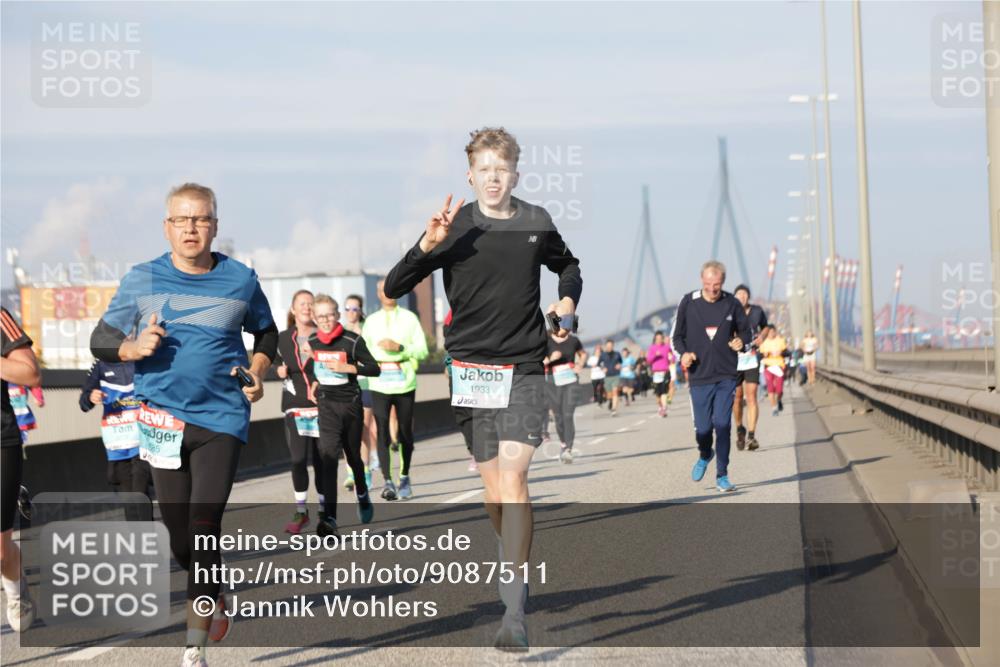 03.10.2025 - Köhlbrandbrückenlauf Jannik Wohlers http://msf.ph/oto/9087511 03.10.2025 09:57:42 Position 3 85, 1933 meine-sportfotos.de