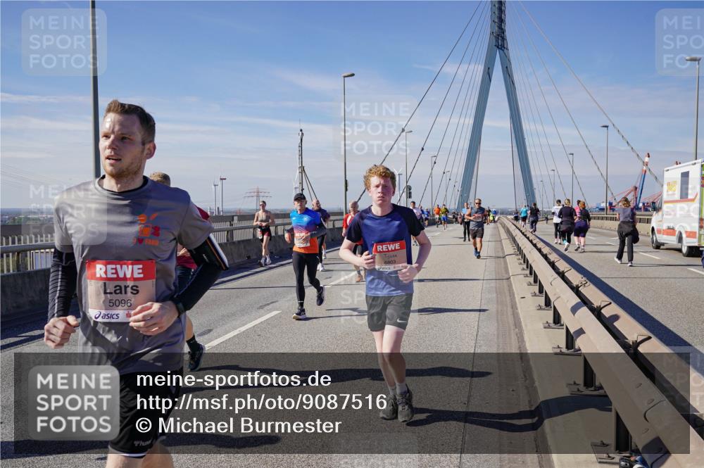 03.10.2025 - Köhlbrandbrückenlauf Michael Burmester http://msf.ph/oto/9087516 03.10.2025 12:44:07 Position 2 5096, 6803 meine-sportfotos.de