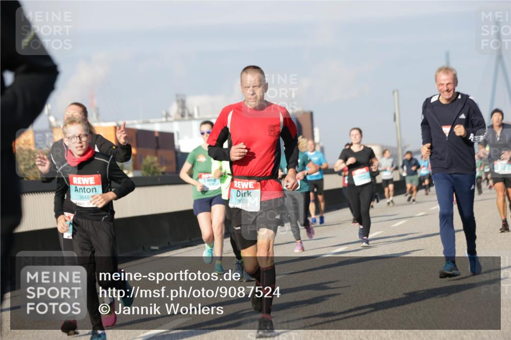 03.10.2025 - Köhlbrandbrückenlauf Jannik Wohlers http://msf.ph/oto/9087524 03.10.2025 09:57:45 Position 3 3648, 3028 meine-sportfotos.de