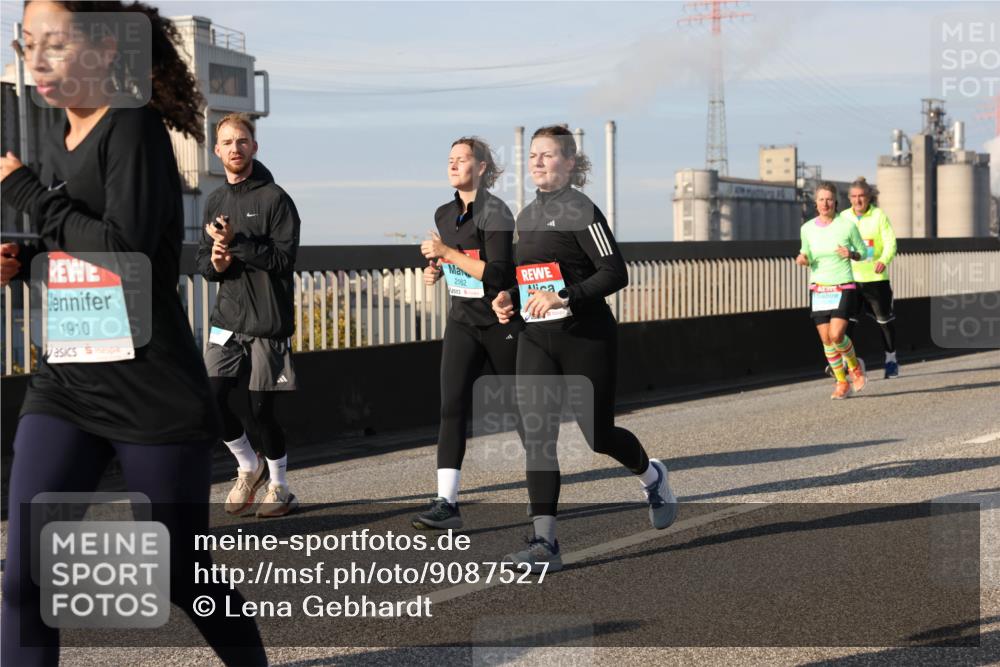 03.10.2025 - Köhlbrandbrückenlauf Lena Gebhardt http://msf.ph/oto/9087527 03.10.2025 10:06:23 Position 2 1910, 2162 meine-sportfotos.de
