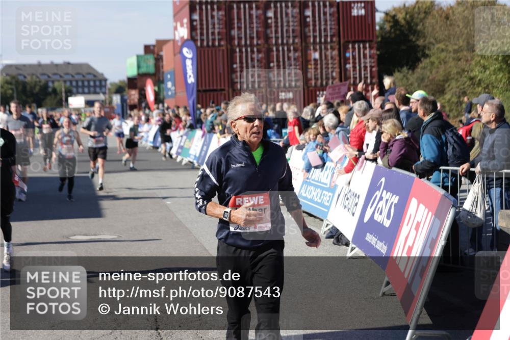 03.10.2025 - Köhlbrandbrückenlauf Jannik Wohlers http://msf.ph/oto/9087543 03.10.2025 13:19:05 Ziel 4143, 4630, 4631, 4632, 4676, 4816, 4876, 4889, 5027, 5304, 5449, 5858, 5974, 6088, 6117, 6127, 6267, 6475, 6573, 6795 meine-sportfotos.de