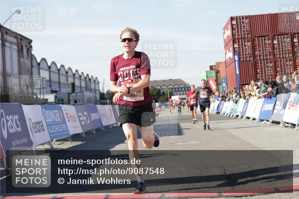 03.10.2025 - Köhlbrandbrückenlauf Jannik Wohlers http://msf.ph/oto/9087548 03.10.2025 12:53:15 Ziel 4142, 5786, 6333 meine-sportfotos.de