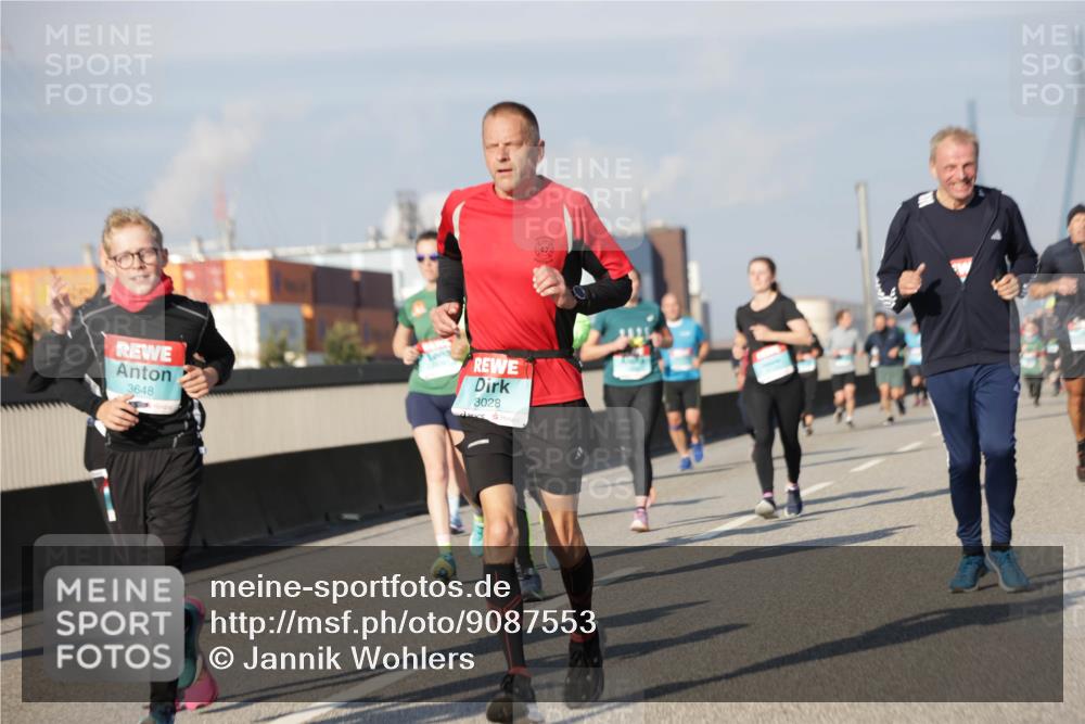 03.10.2025 - Köhlbrandbrückenlauf Jannik Wohlers http://msf.ph/oto/9087553 03.10.2025 09:57:45 Position 3 3648, 3028 meine-sportfotos.de