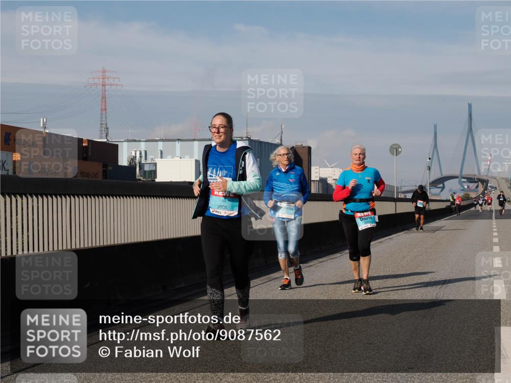 03.10.2025 - Köhlbrandbrückenlauf Fabian Wolf http://msf.ph/oto/9087562 03.10.2025 10:23:24 Position 3 3805, 3093 meine-sportfotos.de