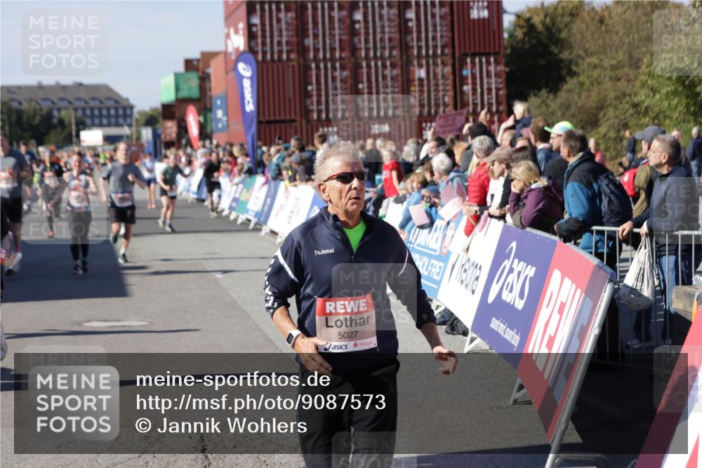 03.10.2025 - Köhlbrandbrückenlauf Jannik Wohlers http://msf.ph/oto/9087573 03.10.2025 13:19:05 Ziel 4143, 4630, 4631, 4632, 4676, 4816, 4876, 4889, 5027, 5304, 5449, 5858, 5974, 6088, 6117, 6127, 6267, 6475, 6573, 6795 meine-sportfotos.de